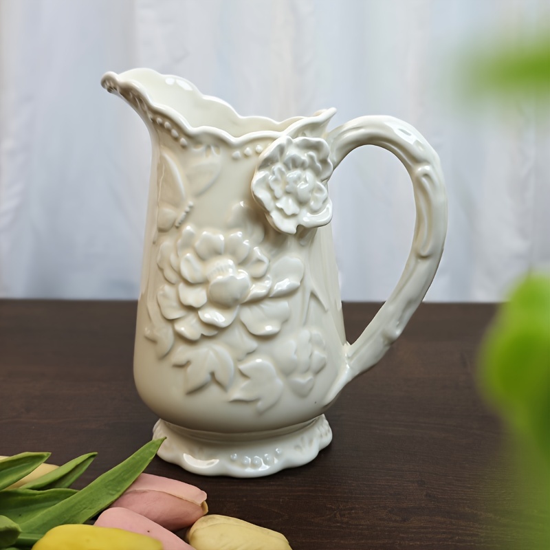 陶器製の浮き彫り花瓶、クリーム色の牡丹の花の装飾、美的な部屋のデコレーション