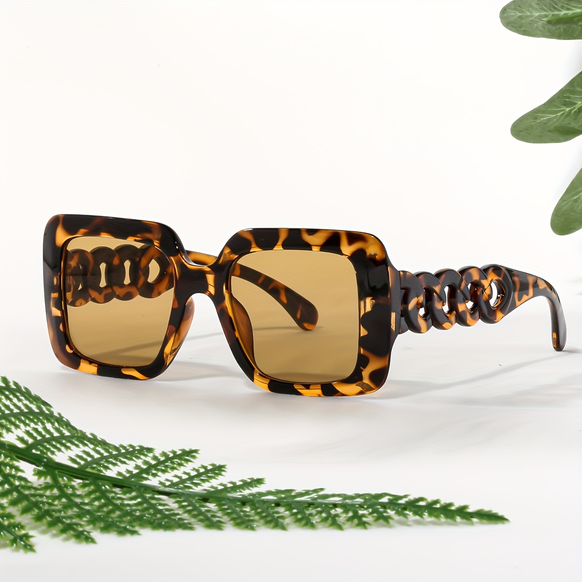 

1pc Fashionable Women's Large Frame Polycarbonate Rectangular Glasses, European Leopard Print Decorative Eyewear For Hiking, Plastic Hinge, Pc Lens, No Components