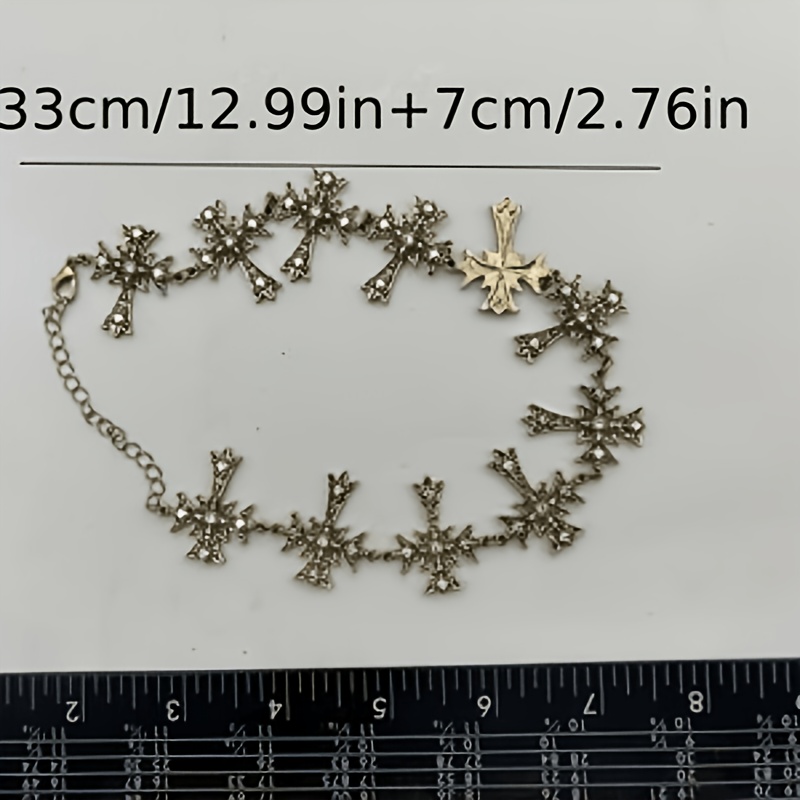 Baroque-style Versatile Cross Choker Necklace
