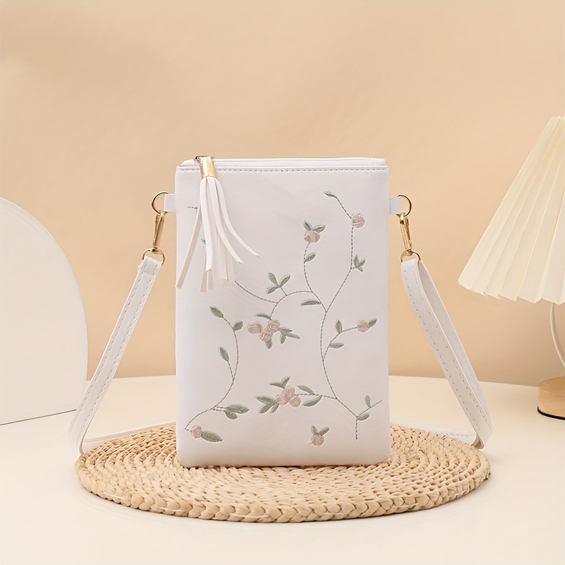 Image of Floral Fashion Crossbody Bag Is , Elegant, And Exquisite For Vacations. Suitable For Offices, Outdoor Activities, Parties, And Dances As A Shoulder Bag