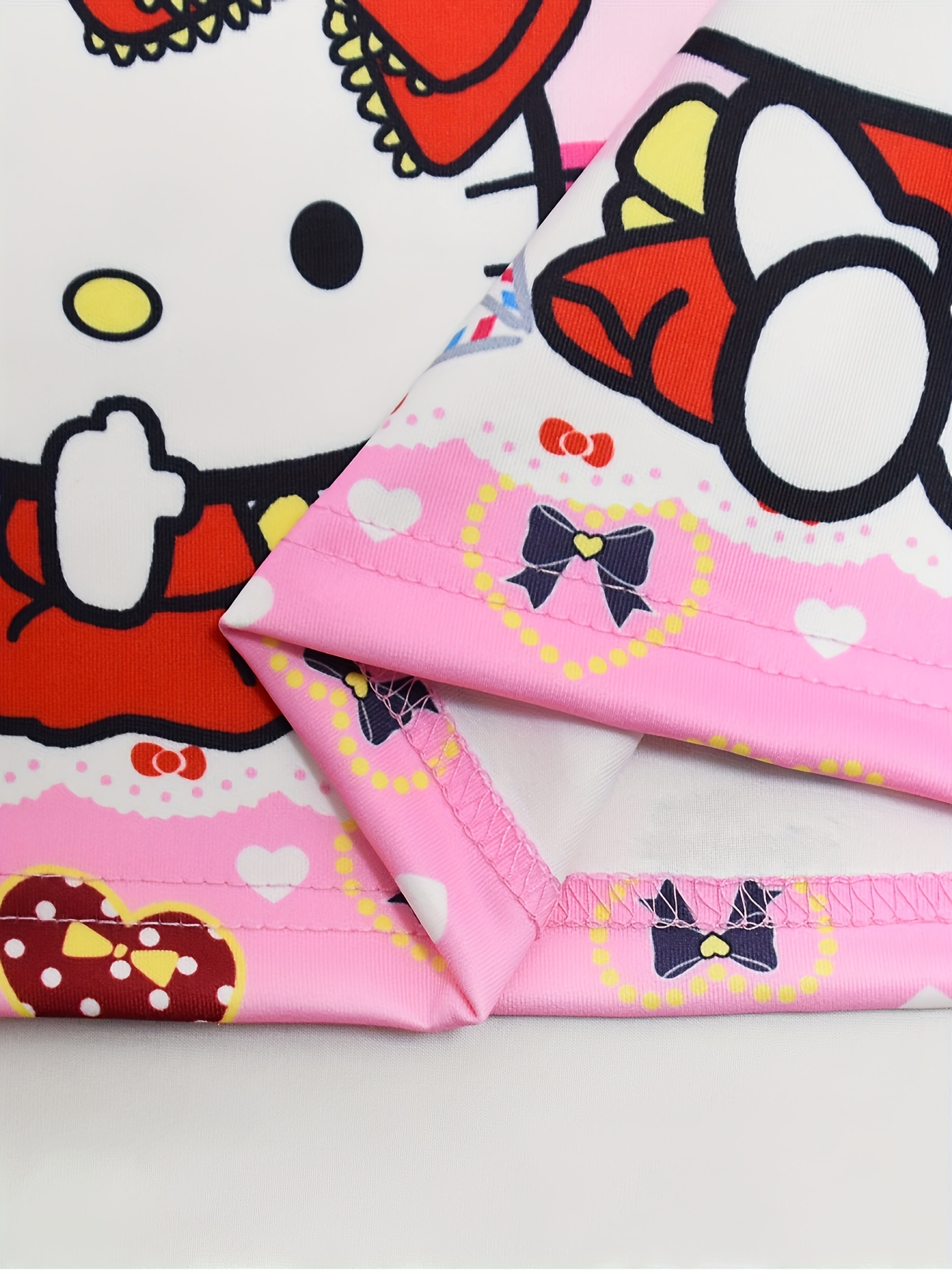 Hello Kitty Front Bow Detail
