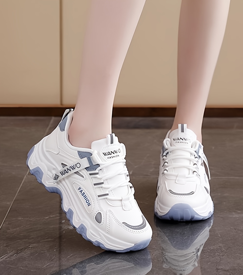 Tenis casuales para mujer 2025, zapatos versátiles para el día a día con diseño alargador de piernas, tenis transpirables con suela gruesa, calzado ligero y acolchado para estilo campus americano, suela suave como una nube, moda casual, minimalismo retro, ideales para uso en casa y al aire libre en todas las estaciones