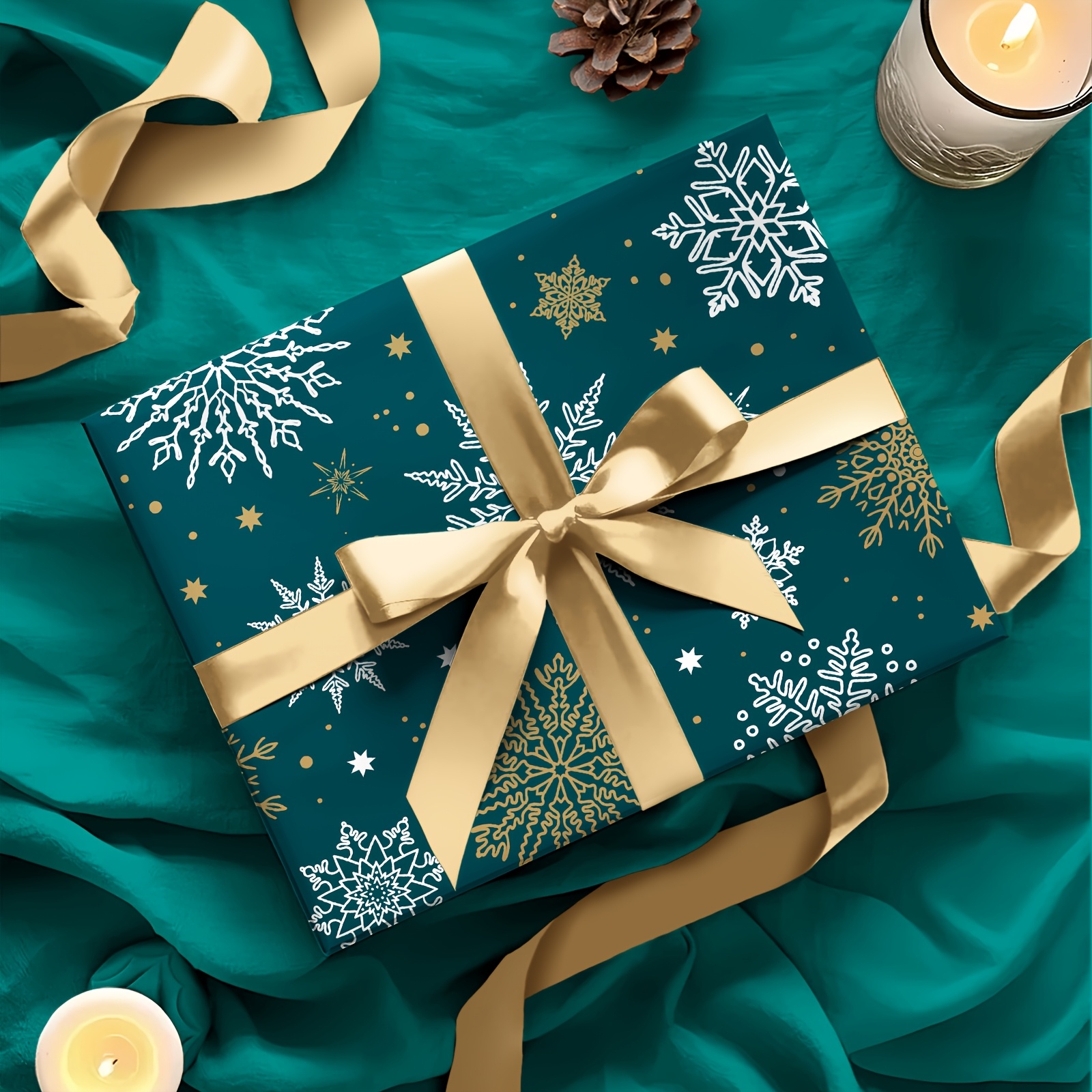 1 Roll Of Christmas Wrapping Paper | Green Background With Snowflake Pattern Suitable For Parties, Decorations, And Gift Wrapping - 43 Cm × 500 Cm (17 Inches × 16.4 Feet)