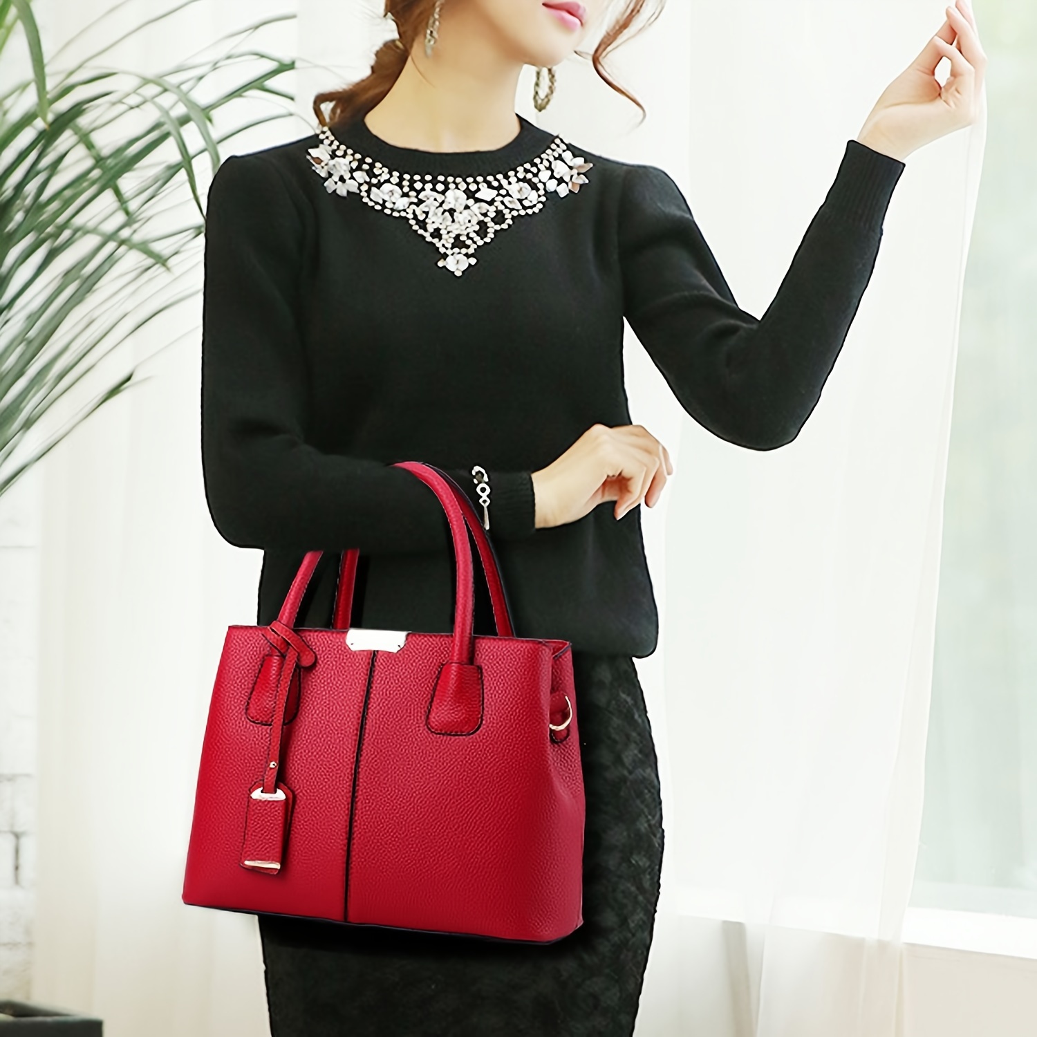 

Large Capacity Elegant Style Tote Bag With Zipper Closure And Polyester Lining, For Women