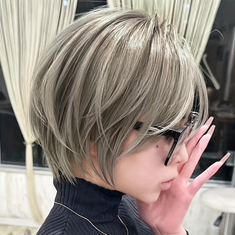 アイテム画像 高品質ショートヘア日本風、フルヘッドローズネット自然通気性、頭皮刺激なしで簡単メンテナンス、シンプルカラーで白髪カバー、コスプレ日常外出韓国クールスタイル、ハロウィンロリータふわふわエレガント若返り前髪イヤーフック付き、インナーカールノンフリズ二次元スイートショートサイドバーン、ニューコリアンファッションボブヘアネットアイドルスタイルティーンズ向け、女性用ウィッグヘアアクセサリーヘアエクステンション前髪ウィッグ、クリスマス