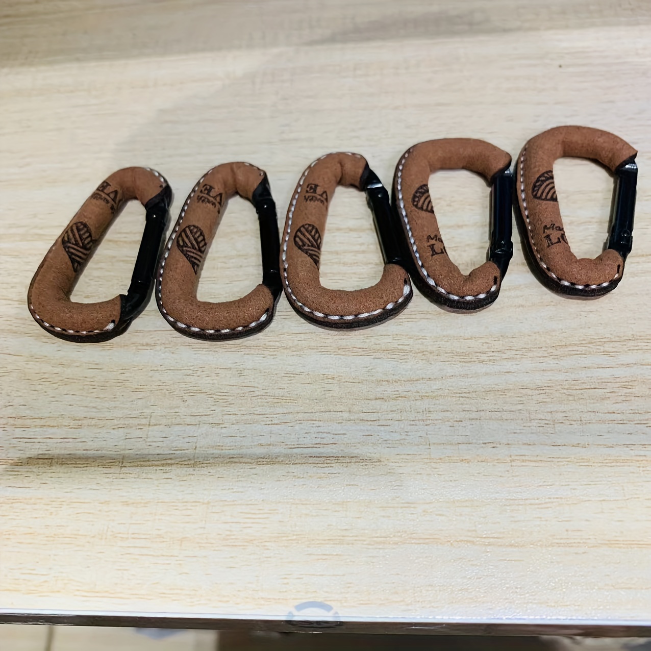 New 5pcs Handcrafted Keychain Set With Backpack Clips