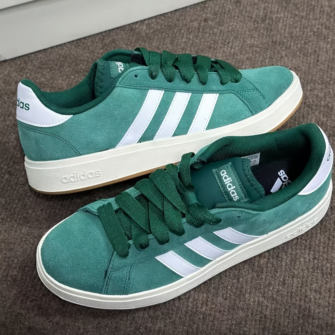 Adidas Grand Court Base 00S BA SE 00S Comfortable Versatile Low-Top Sneakers for Women in Green, White, And Yellow IH6187