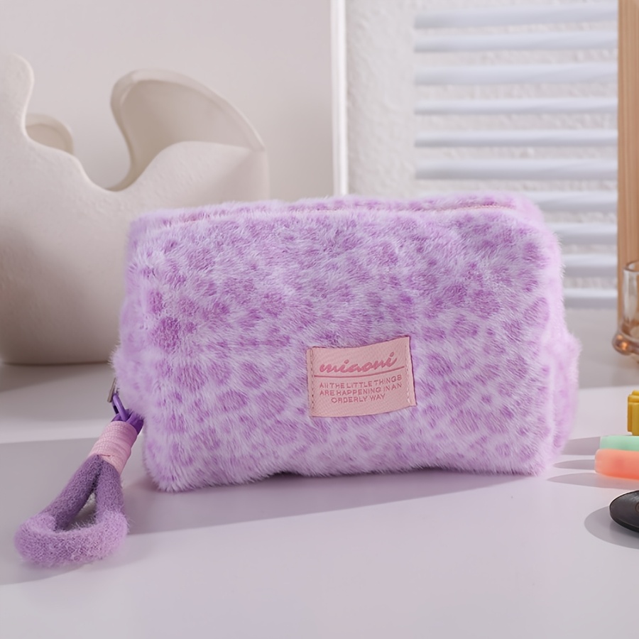TEMU Trousse de maquillage en fourrure à imprimé léopard, trousse de toilette de voyage portable, produits de soin de , articles de première , sac de