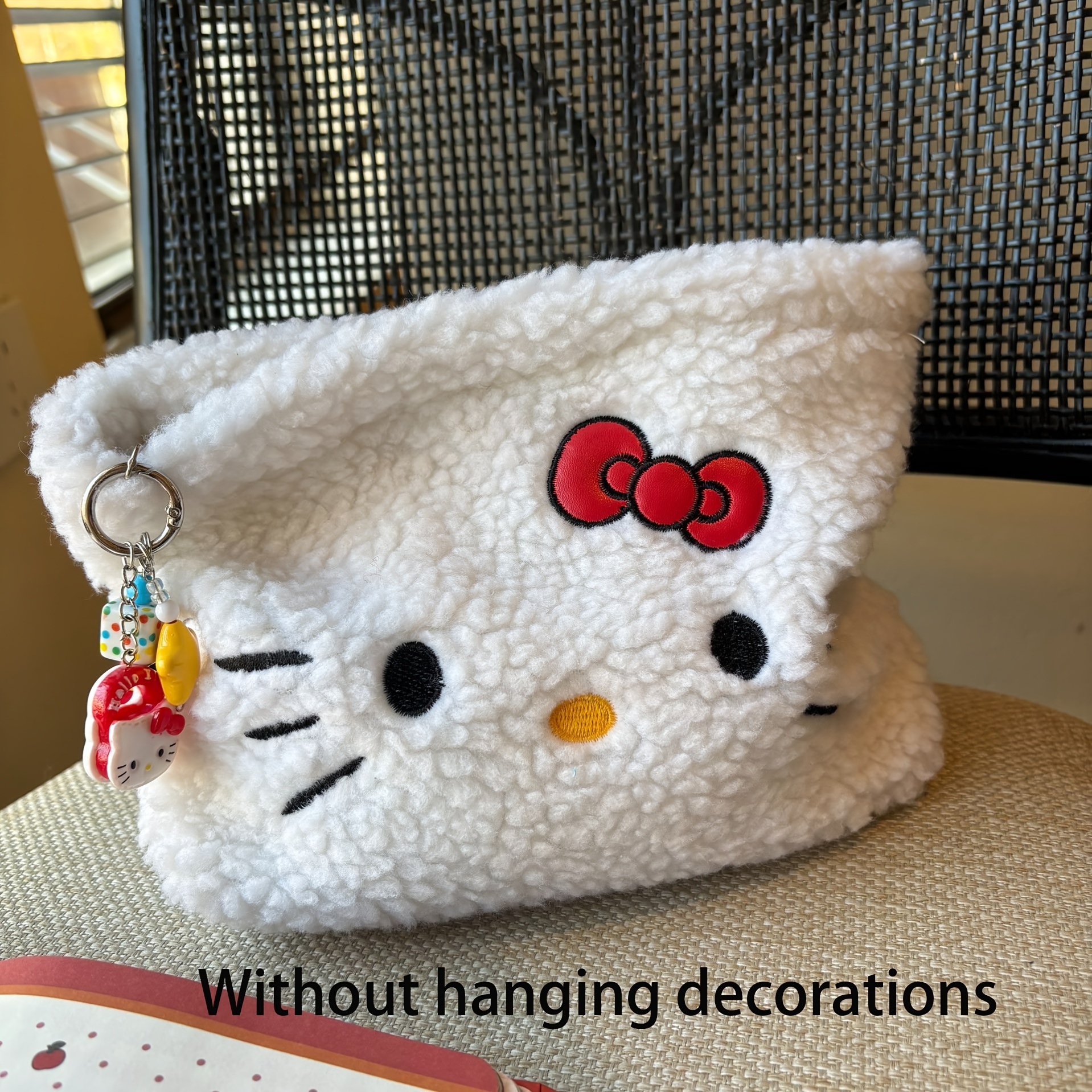 E-shop Sanrio Lamm Gestickte Hello Kitty Kosmetiktasche Cartoon Große Kapazität Herbst und Winter Plüsch Aufbewahrungstasche Plüsch Kosmetiktasche Wahl