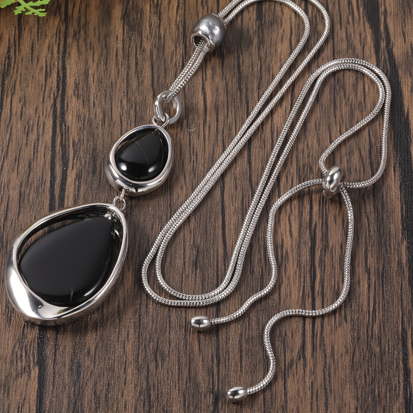 TEMU 1pc Of Light Luxury And Versatile Sweater Chain Necklace Suitable For Daily And Occasions As A Gift. Design Drop-shaped Black Stone Necklace Sweater Chain Pendant