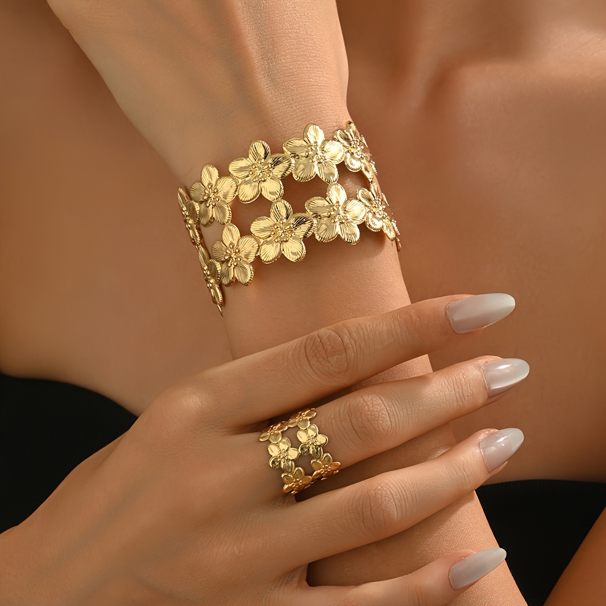 Women's French-Style Floral Openwork Ring, Elegant Design