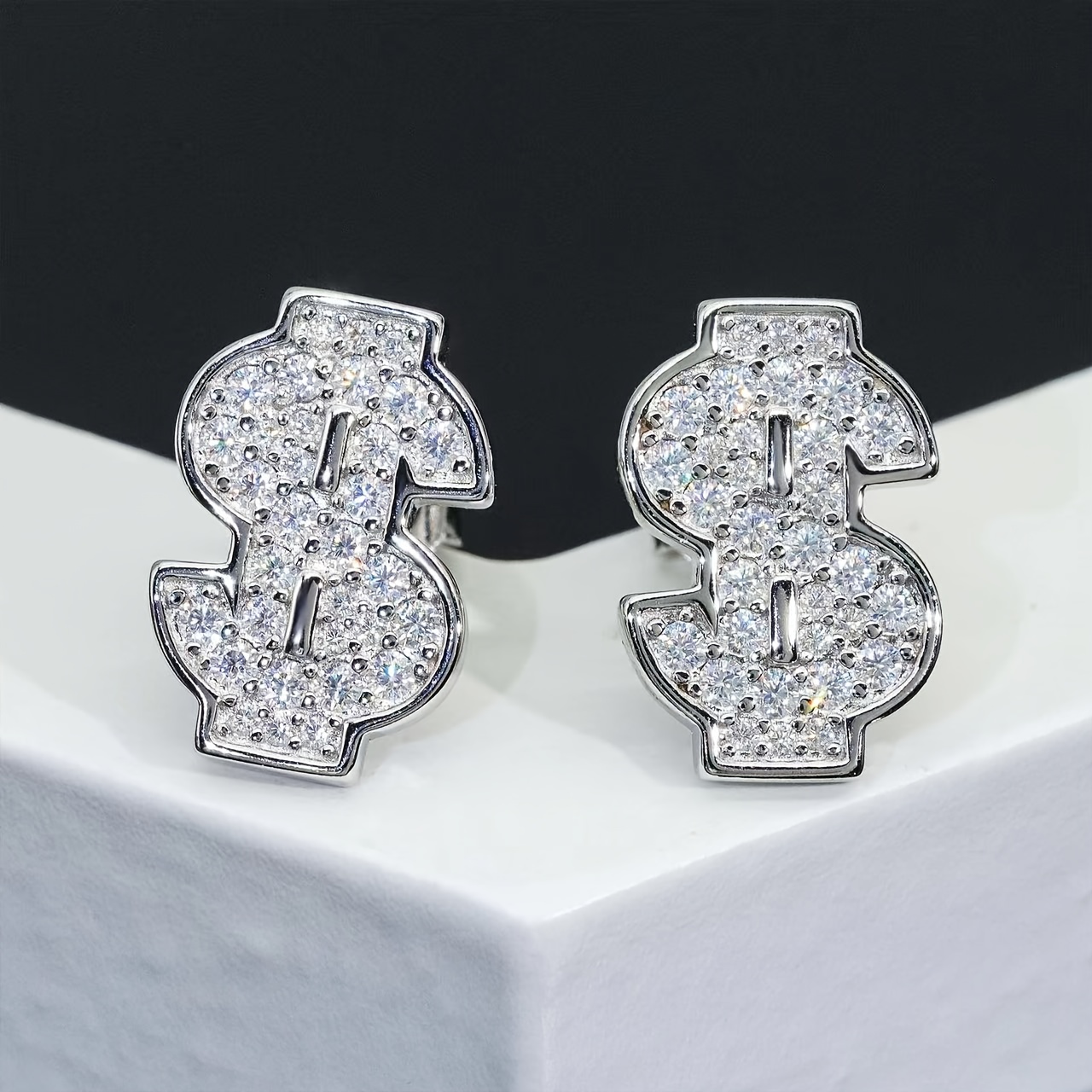

2pcs S925 Silver Plated Set With 1 Carat Moissanite Hip Hop Personality Trend Wind Men And Women With The Same Style Earrings, Party Party Gift