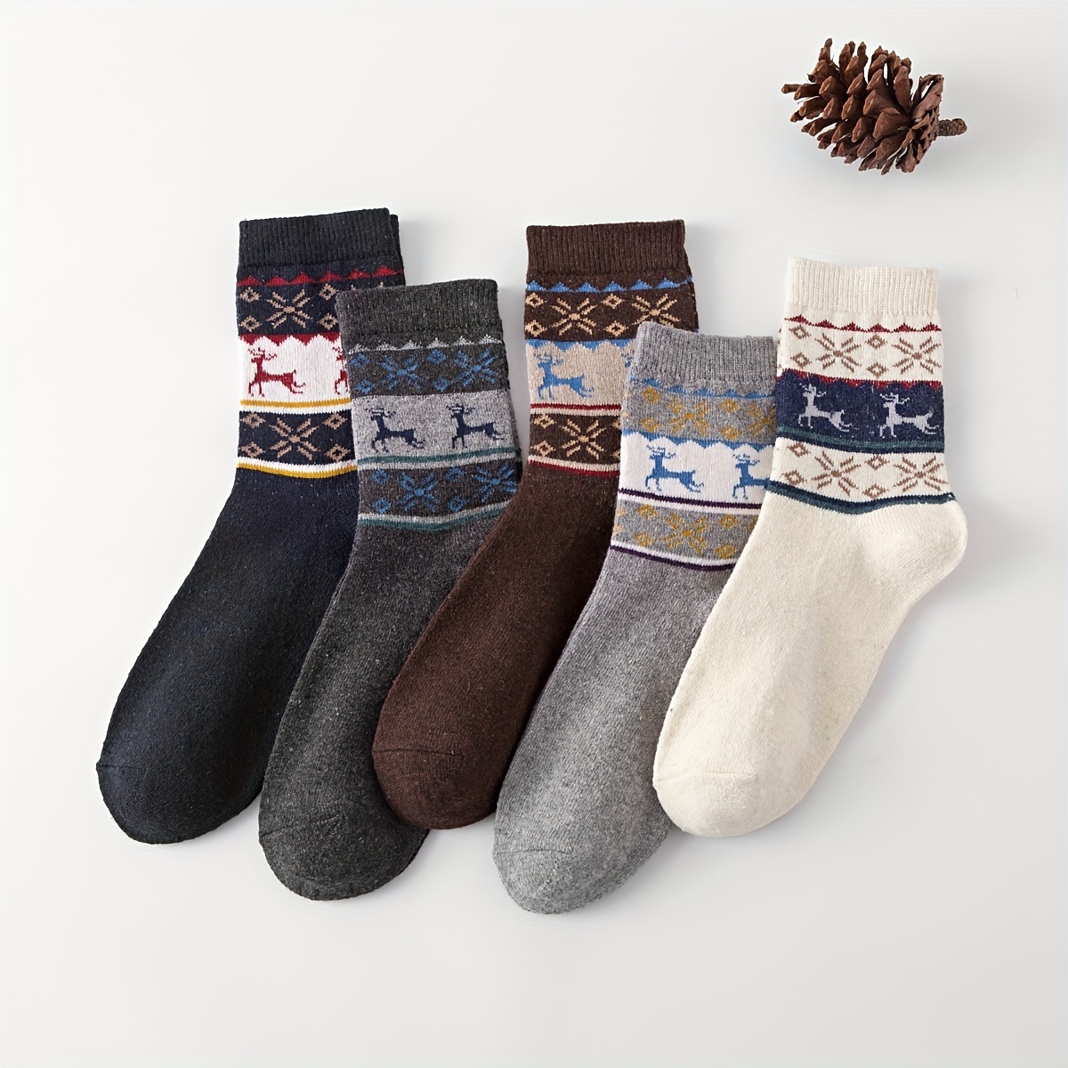 

Christmas Socks: 5 Pairs Of Warm Woolen Socks With Reindeer Patterns - The Holidays