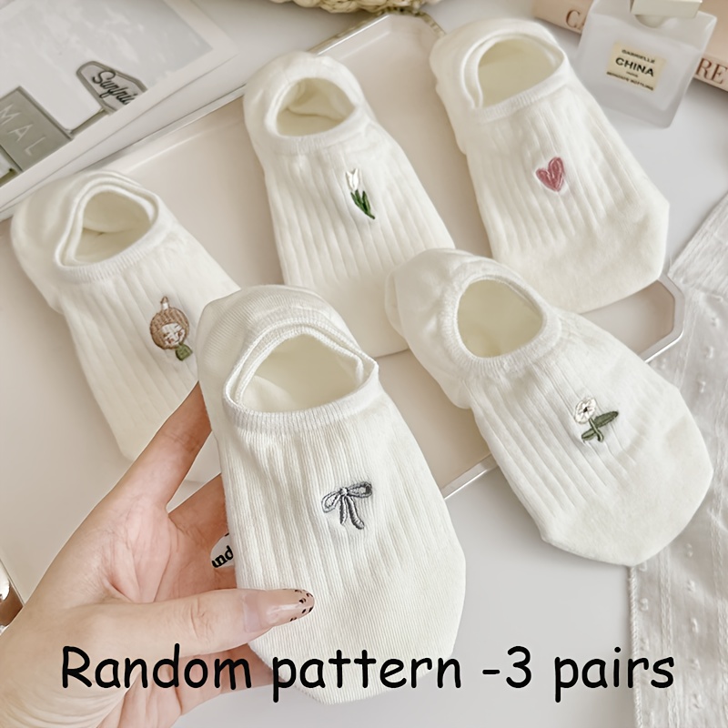 Image of Random 3 Pairs 3 Styles, Women' Ankle Socks With Floral And Heart Patterns - Breathable, Comfortable, And Cute Invisible Socks For , Cute Socks