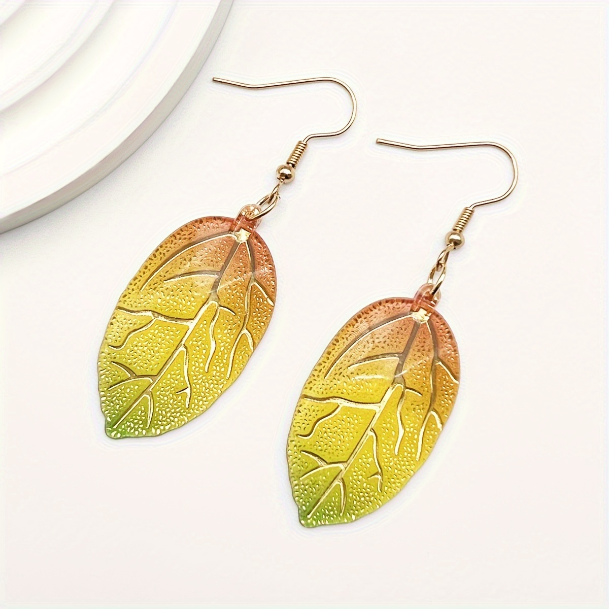 TEMU 1 Paire de Boucles d'Oreilles Feuille en Acrylique Bohème Chic - Couleurs Dégradées Vibrantes avec Accents Dorés, Accessoire de Mode Léger et
