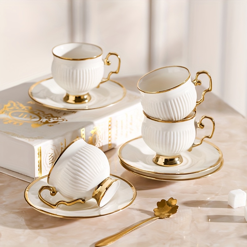 Luxuriöses Porzellan-Kaffee-Set im europäischen Stil mit goldenem Rand, 6 Tassen, 6 Untertassen, 6 oz; Amerikanische Kaffeetasse mit Untertasse, Blütentee-Tasse, 95 ml Kaffeetasse mit goldenem Rand