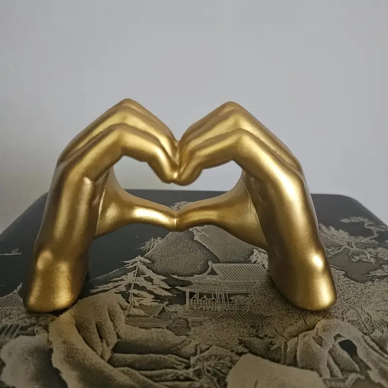 plaque décorative en céramique à la main