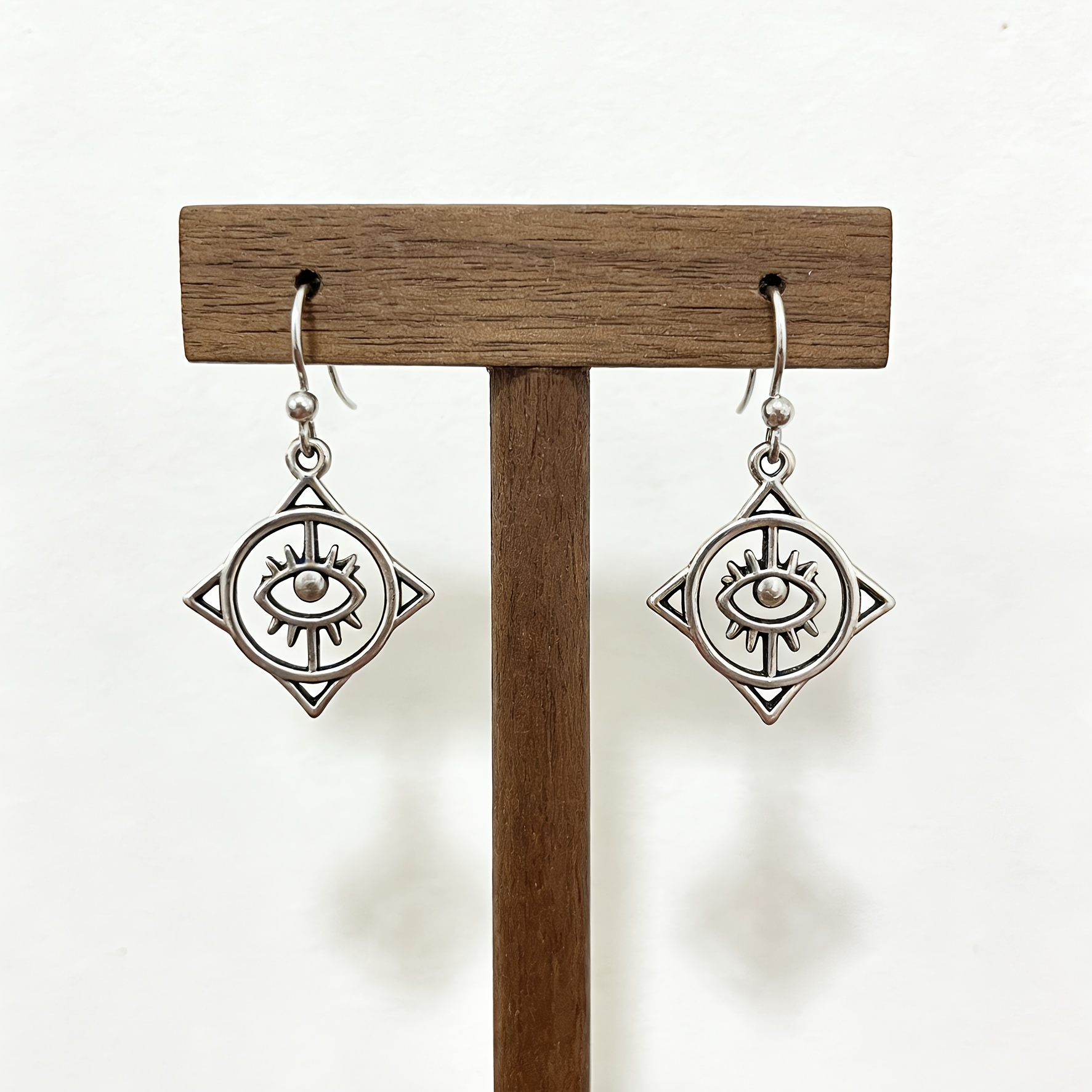 Women's Vintage Eye of Horus Drop Earrings