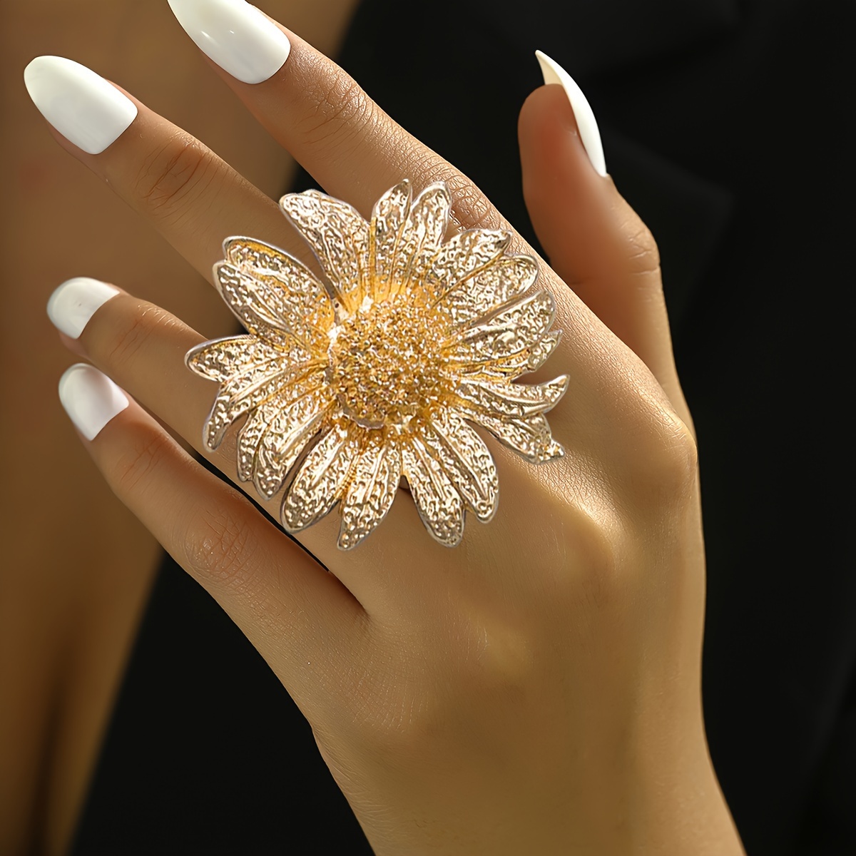 

Elegant Sunflower Statement Ring, Fashion Oversized Simple Design, Vacation Style, Chic Sophisticated Costume Jewelry For Women