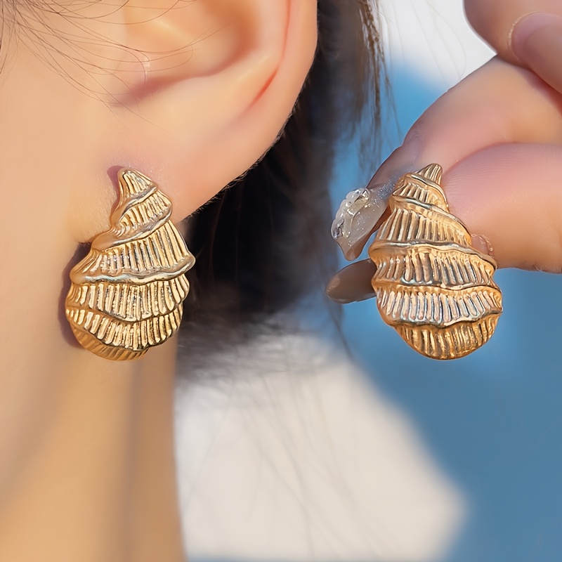 Seashell-Shaped Fashion Earrings