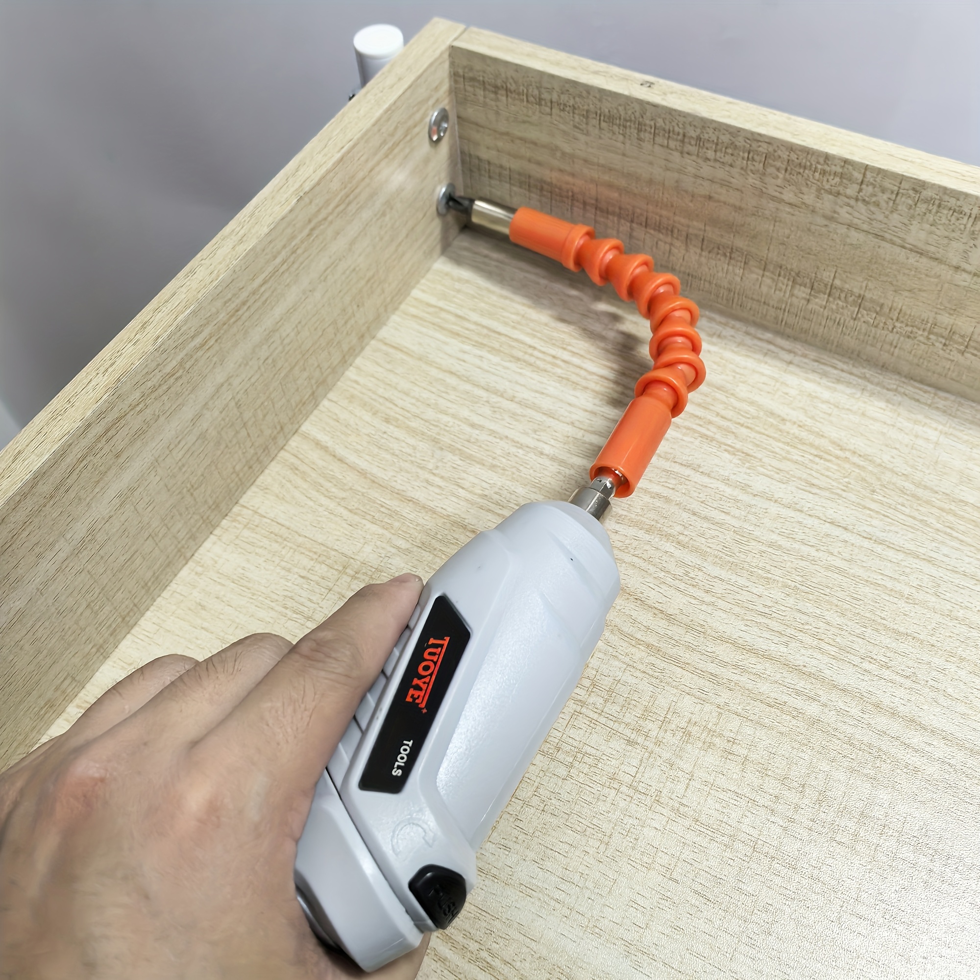 مجموعة مفك براغي لاسلكية 47+2 قطعة، قابلة للدوران والتشوه مع بطارية قابلة للشحن مدمجة، صندوق بلاستيك pe للتجميع لتخزين وسهولة النقل، تصميم ضوء عمل led، بيئة تلاشي لا يؤثر على الاستخدام، مقبض مطاطي لتغليف مريح، يمكن المنتج أن يؤتي وظائف الحفر والتثبيت، يحسن الكفاءة بشكل كبير في تفكيك الأشياء والأمنت المنزلية تفاصيل المنتج 6