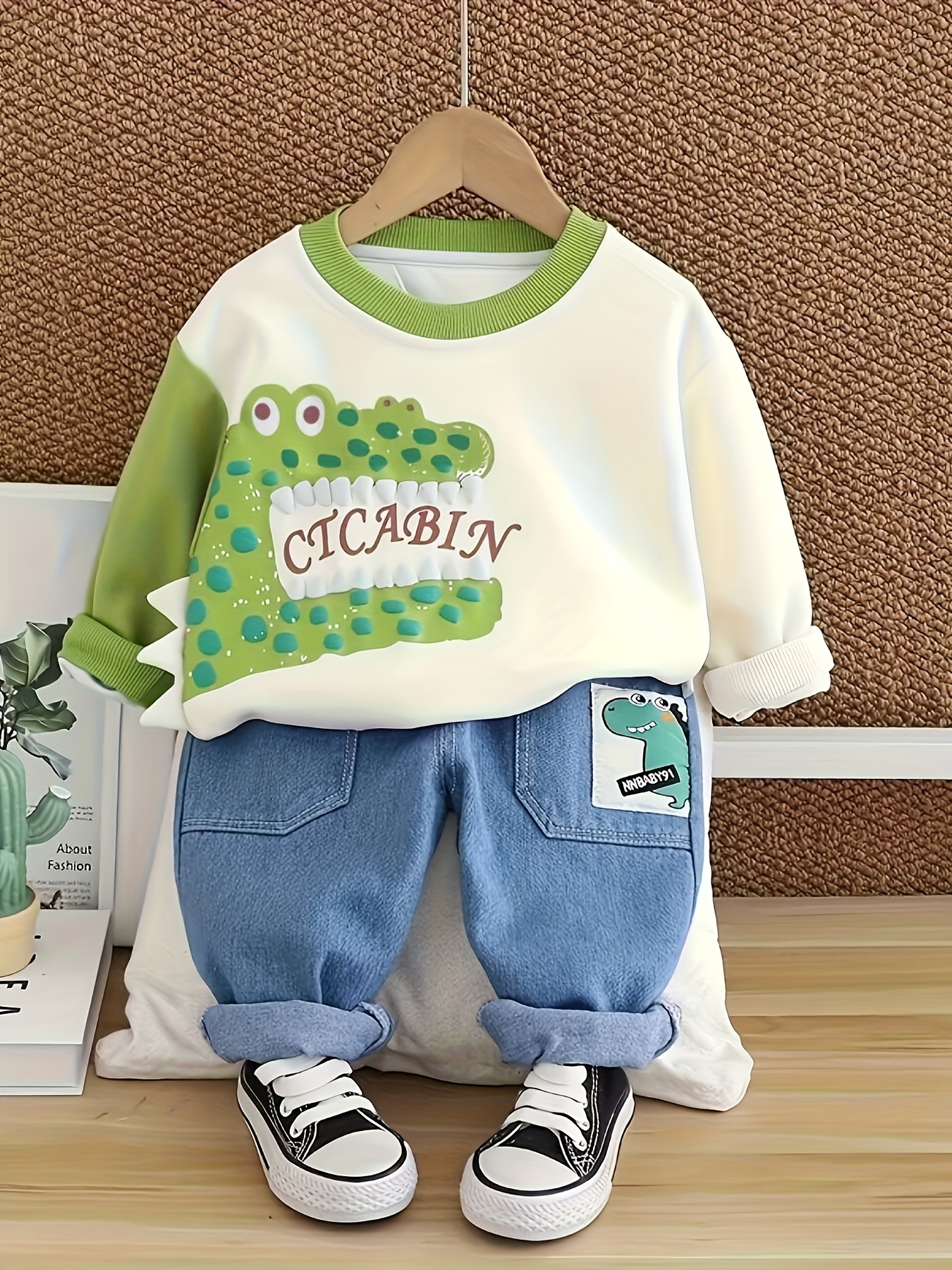 spring and autumn new boys set fashionable casual crocodile printed round neck hoodie for boys and   two piece set   outdoor Product details 0