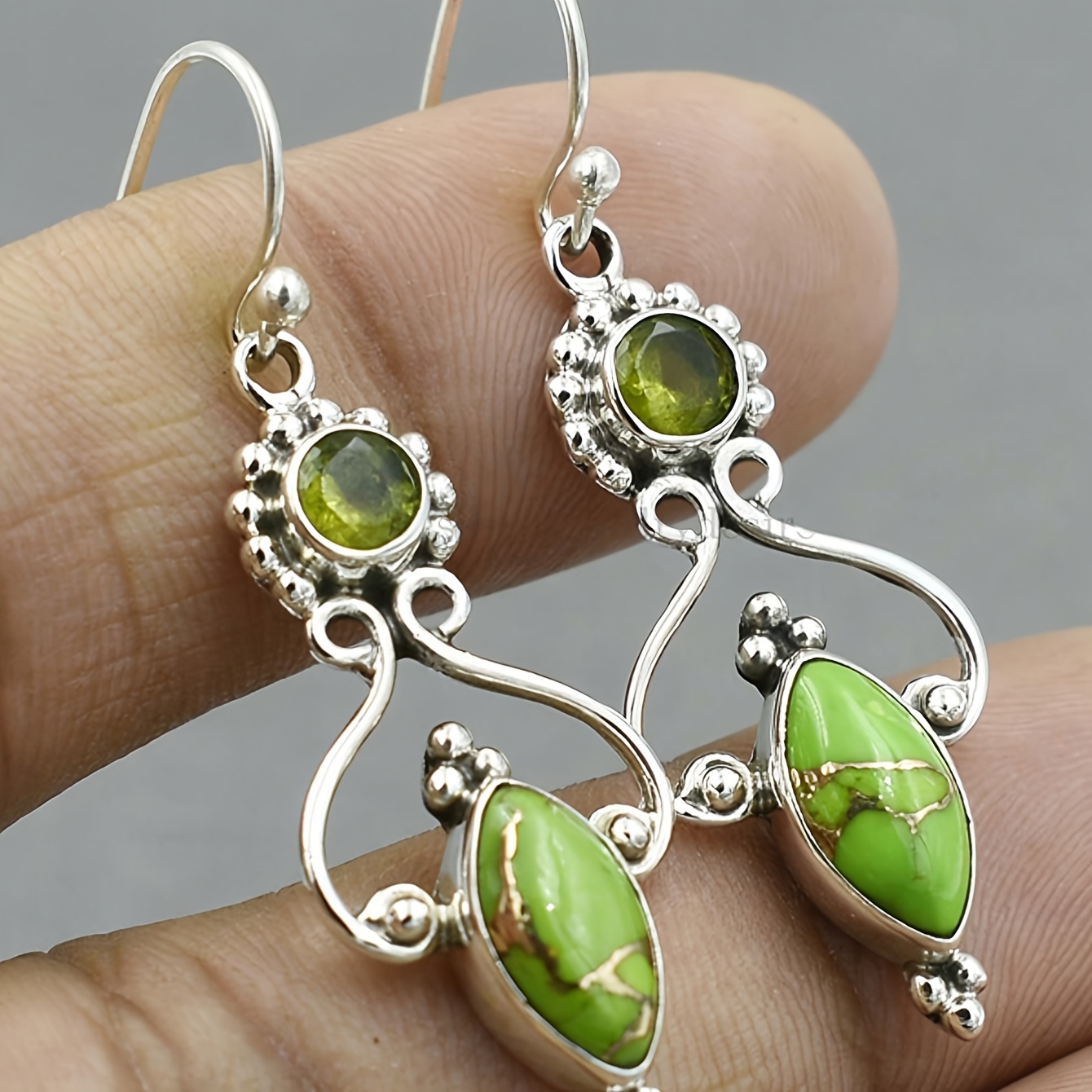 TEMU 2 Elegant Vintage-style Earrings For Women, Featuring Intricate Lace Designs With Gemstones In Silvery And Green, Parties, Dances, And Dates