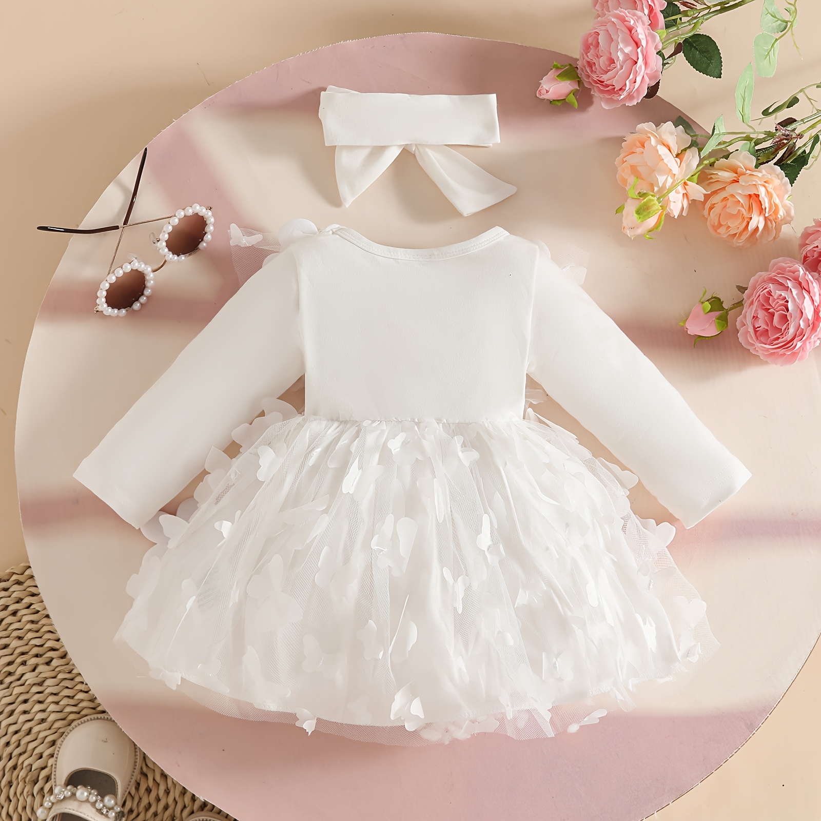This Is a White Long-Sleeve Baptism Dress for Newborn Girls, Featuring Appliqué Designs And Crafted with Butterfly Mesh. It Is Suitable for Weddings, Parties, And Gatherings in Spring And Autumn, As Well As for Everyday Wear. A Perfect Baptism Gown