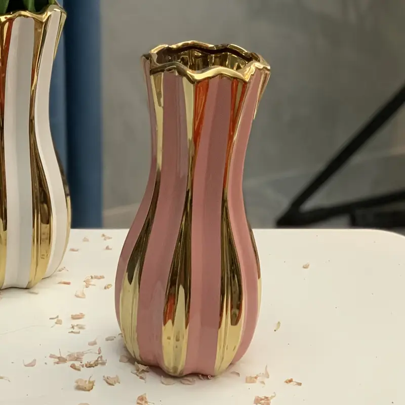 Vase en Céramique Moderne