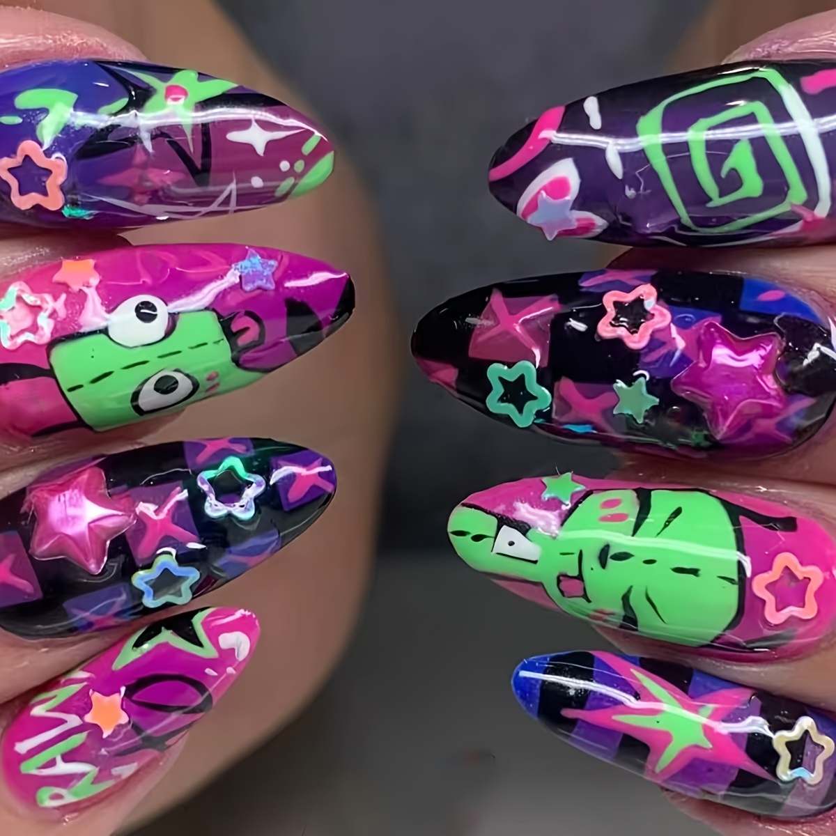 TEMU 24 pièces d'ongles pressés haut de gamme et magnifiques goutte avec dégradé étoilé coloré, cartoon et autres designs. Faux ongles parfaits pour