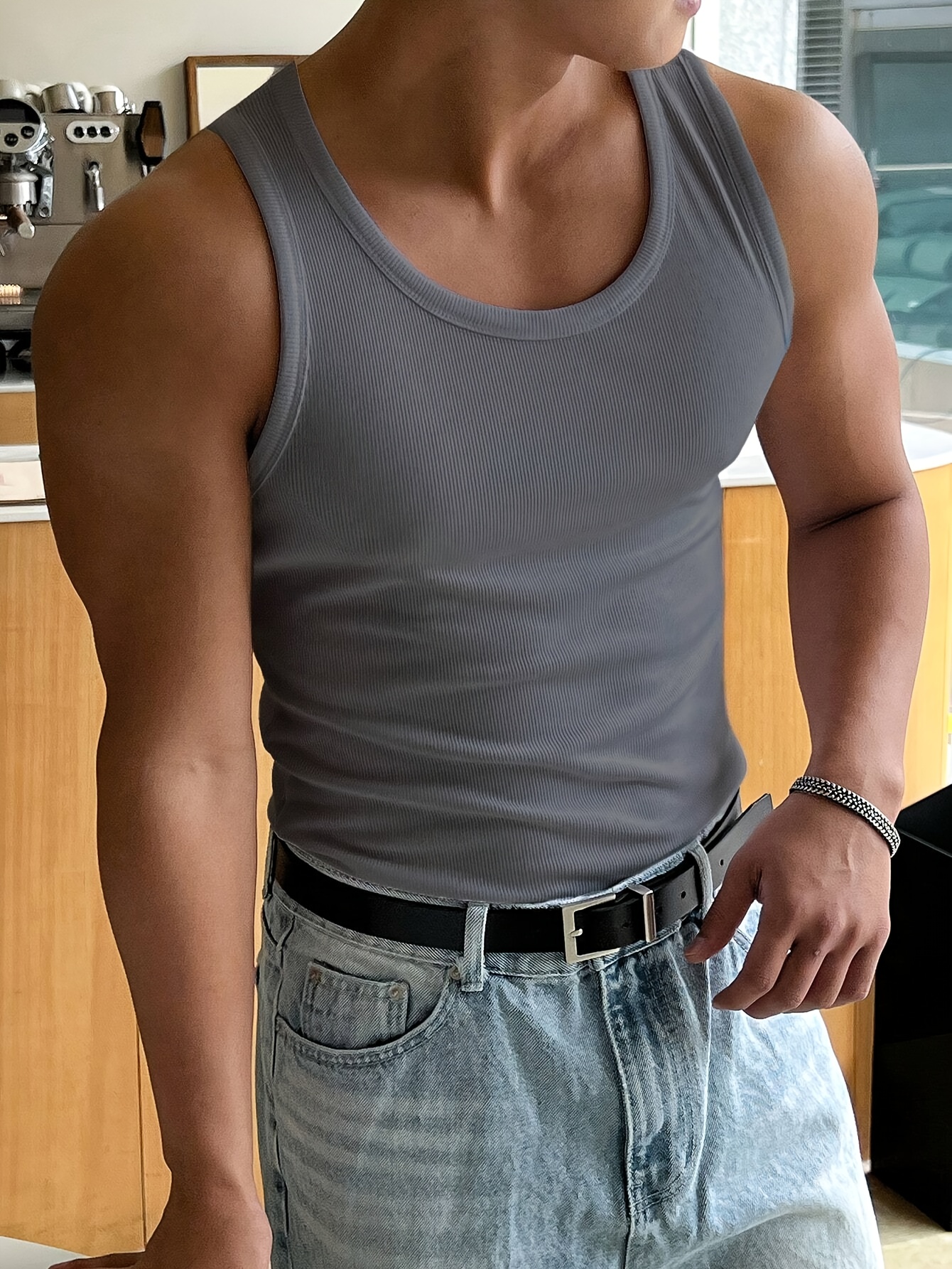 Men'S Slim-Fit Athletic Tank Top - Breathable Mesh Sleeveless Shirt with Gradient Color Design, Lightweight & Moisture-Wicking for Gym, Beach, Sports - All-Season Casual Wear, Beach Attire, Sporty Look, Comfortable Fit