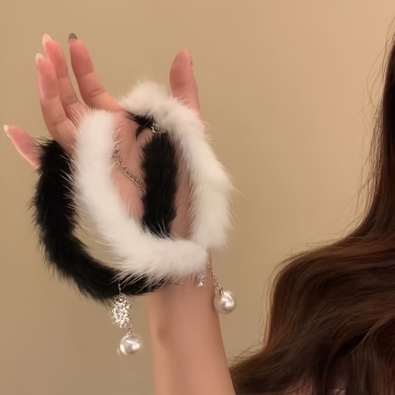 Chic & Sexy Necklace for Holiday Celebrations, Valentine's Day, Weddings, and Special Events, Christmas Necklace with Elegant Plush Faux Fur Choker and Sparkling Snowflake Rhinestone Pendant
