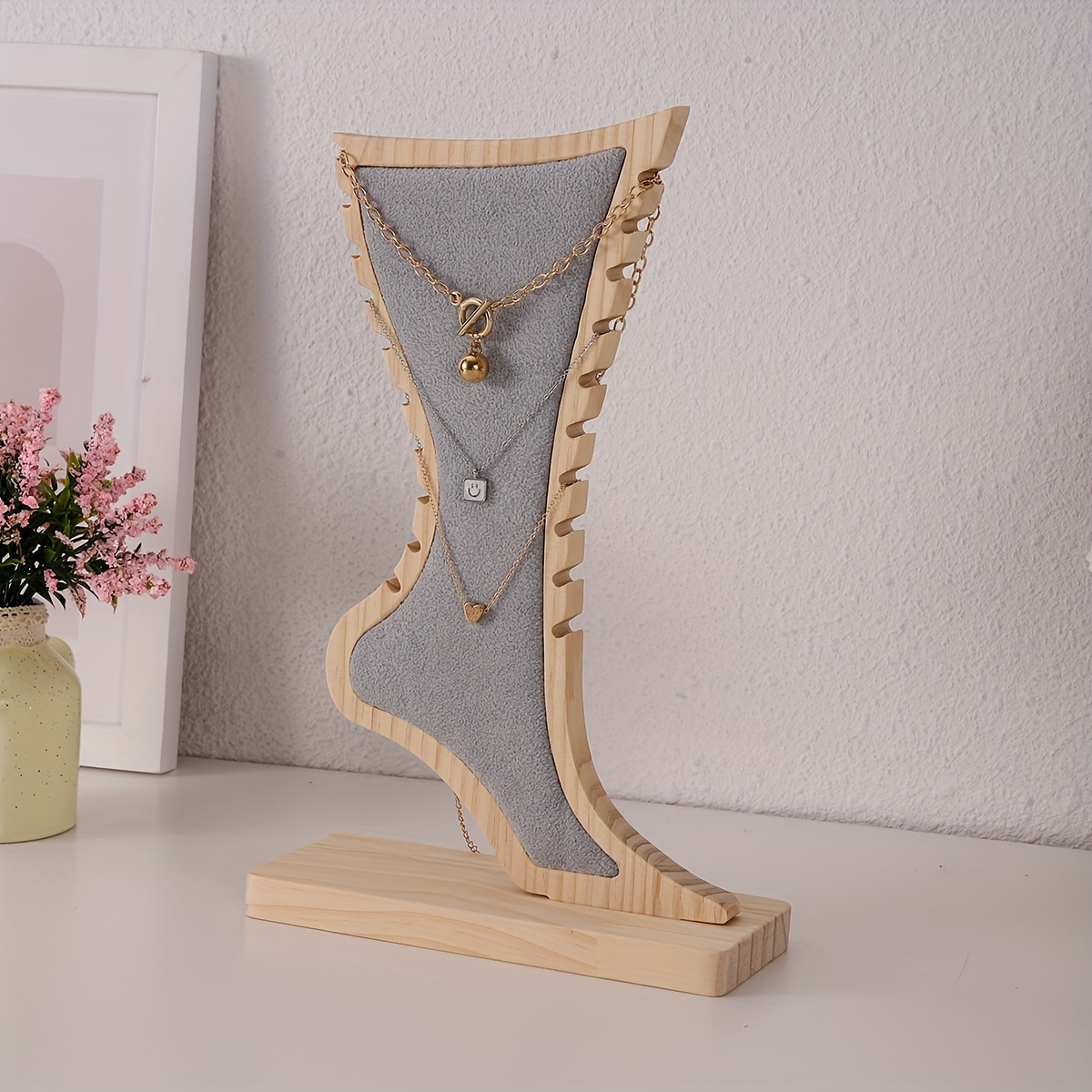 

Elegant Wooden Necklace Display Stand - Triangular Jewelry Holder For Pendants & Accessories, No Power Needed