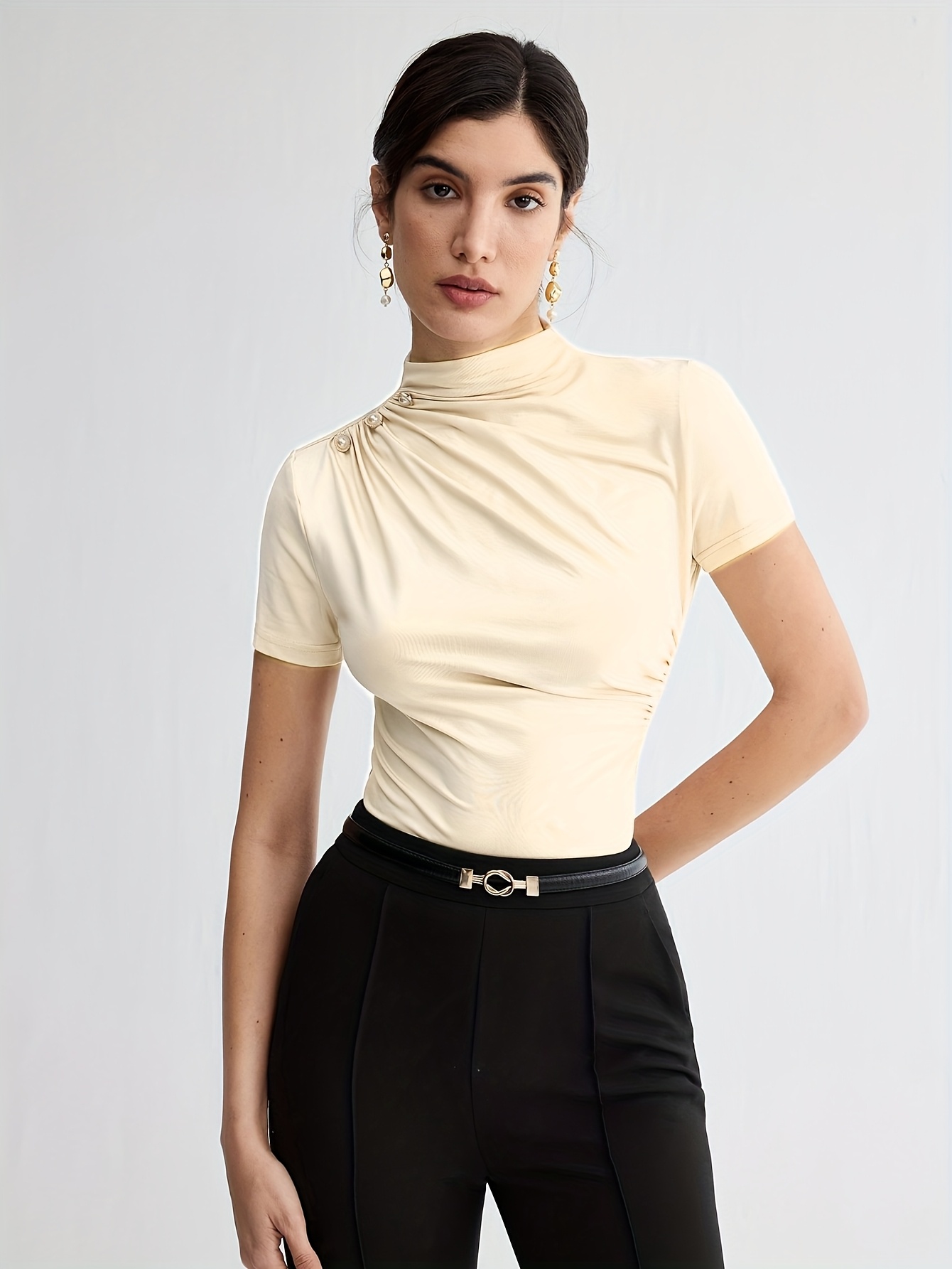 New Spring And Summer Collection Versatile Solid Color T-Shirt with Short Sleeves And Decorative Shoulder Buttons