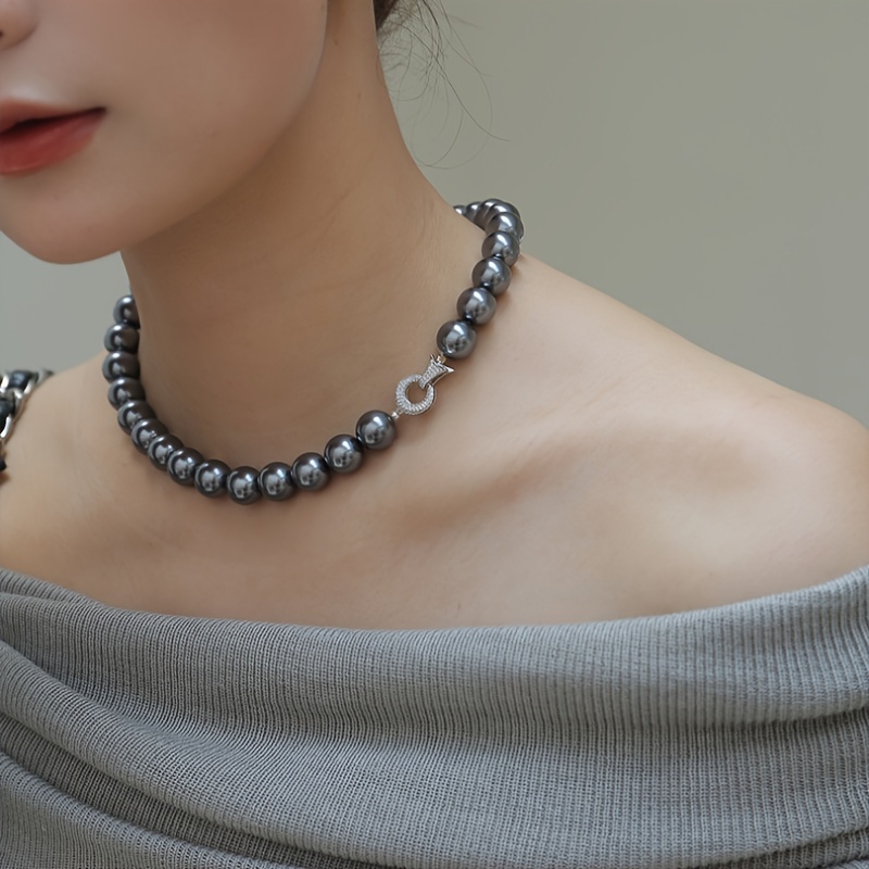 A 10mm And Elegant Glass Necklace, Suitable For Daily Wear, Gifting, And Valentine's Day