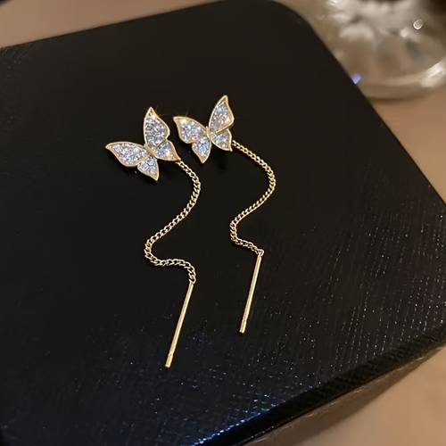 A Pair of European and American French-style Classic Versatile Fashion Earrings, Small and Gentle Ear Jewelry Ear Wires, Holiday Gift