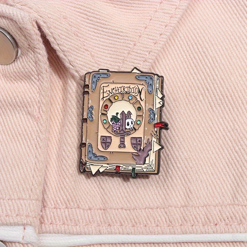 

1pc Enchiridion Book Brooch Pin, Alloy Cartoon Punk Badge, Adventure Story Badge For Backpack & Clothing, Daily & Gift Occasion Accessory, Unisex Pin