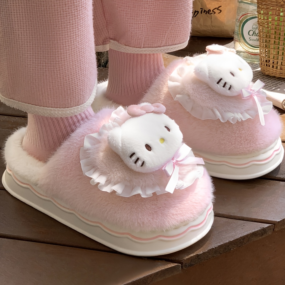 

Genuine Licensed Sanrio Cartoon Plush Slippers Featuring Cinnamoroll And Kuromi, Men And Women, Easy To Slip On, Warm And Cozy For Autumn And Winter, Soft Indoor Footwear.