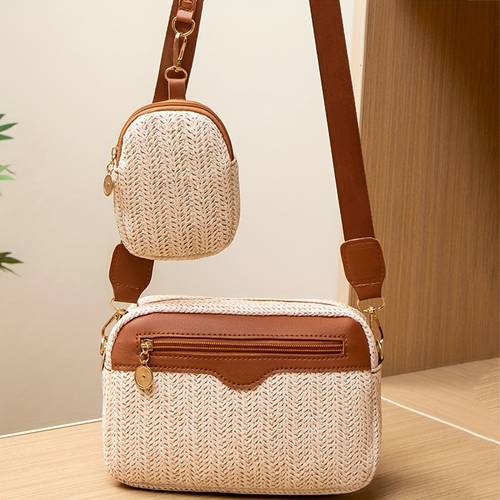 una bandolera diagonal con diseño cuadrado en , una pequeña bolsa de teléfono de paja para vacaciones en , y un lindo que