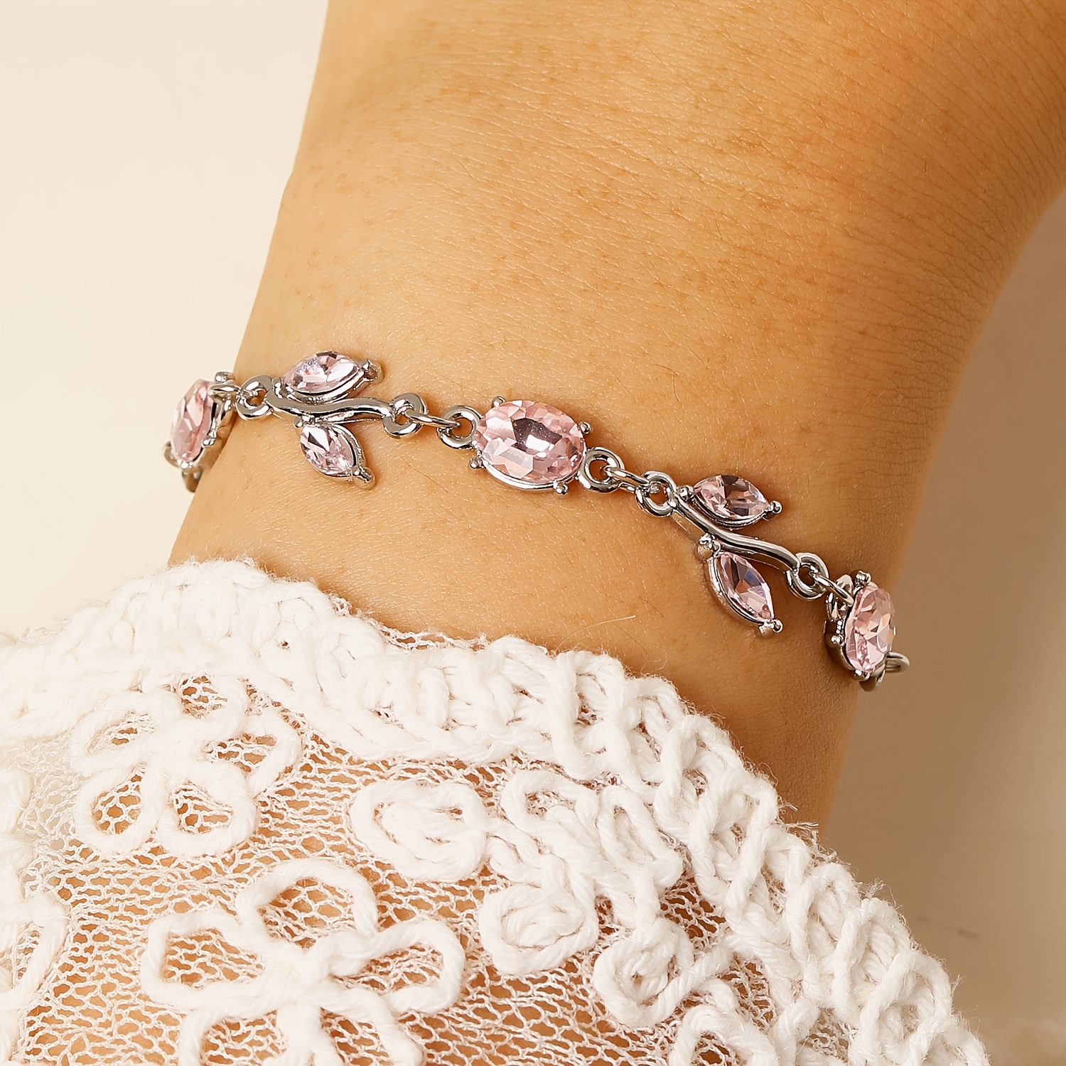 Women's Synthetic Zirconia Leaf Flower Bracelet, Elegant Gift