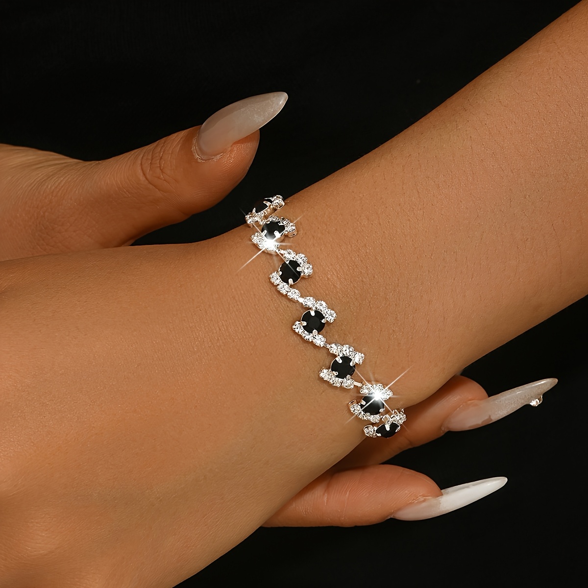 Elegant Wavy Bracelet, High-end Niche Design for Women