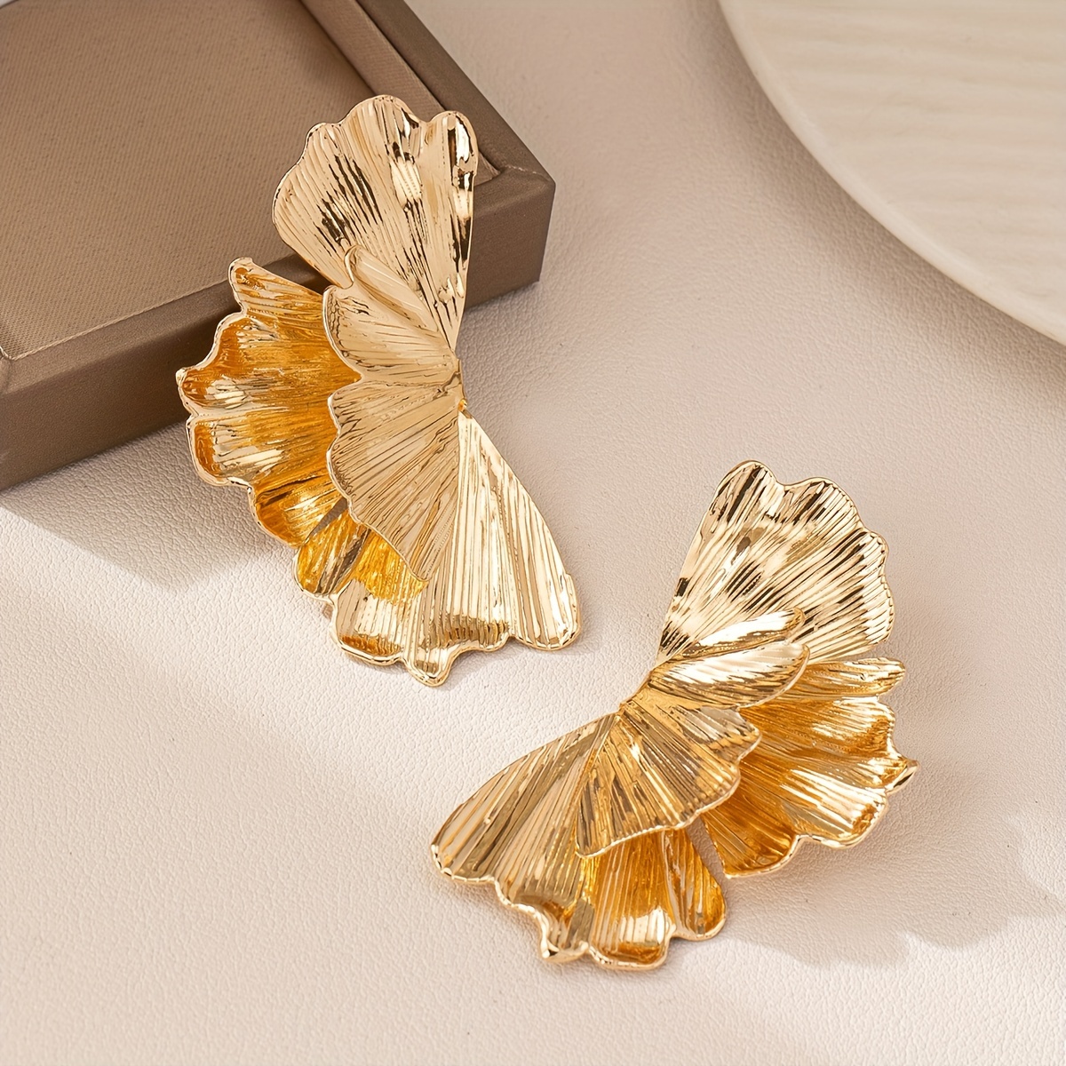 Vintage Ginkgo Leaf Stud Earrings Alloy with Stainless Steel Post
