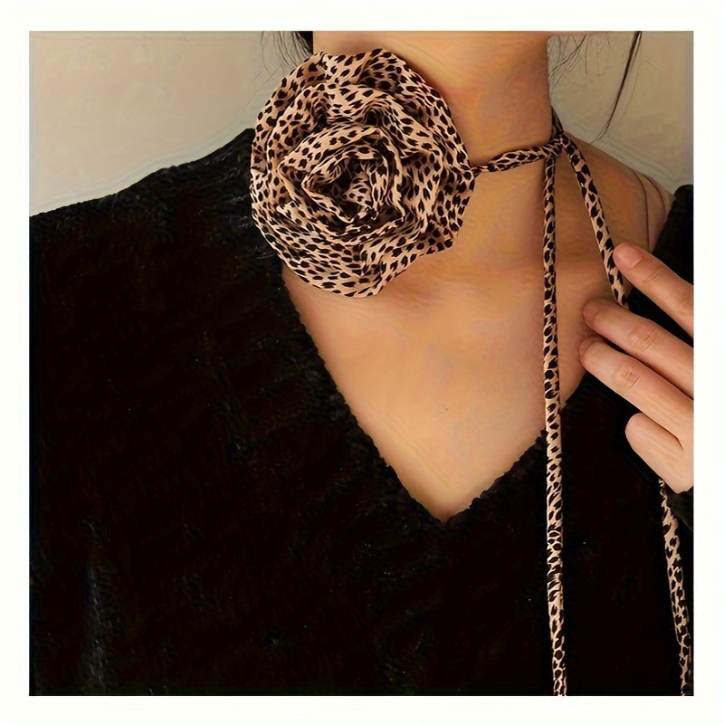 Women'S 2024 New Chiffon Leopard Print Choker Necklace with Floral Bow,  Elegant Fashion Jewelry Accessory, Hand Wash or Random Print, No Feather, 
