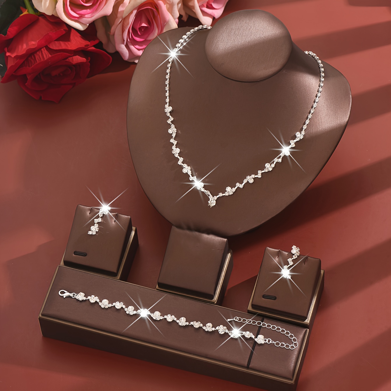 E-shop Elegant Leichter Luxus Kupfer-Inlay Strass Silberbeschichtet für Abschlussball Braut Hochzeitsbankett