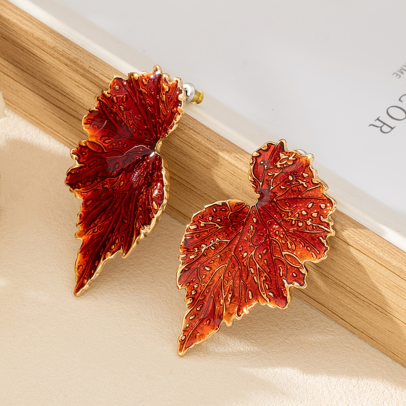 TEMU Stylish And Sophisticated Design Featuring Colorful Glazed Green Maple Leaf Earrings, Perfect For Women To Wear On 's Day, At Parties, Or During