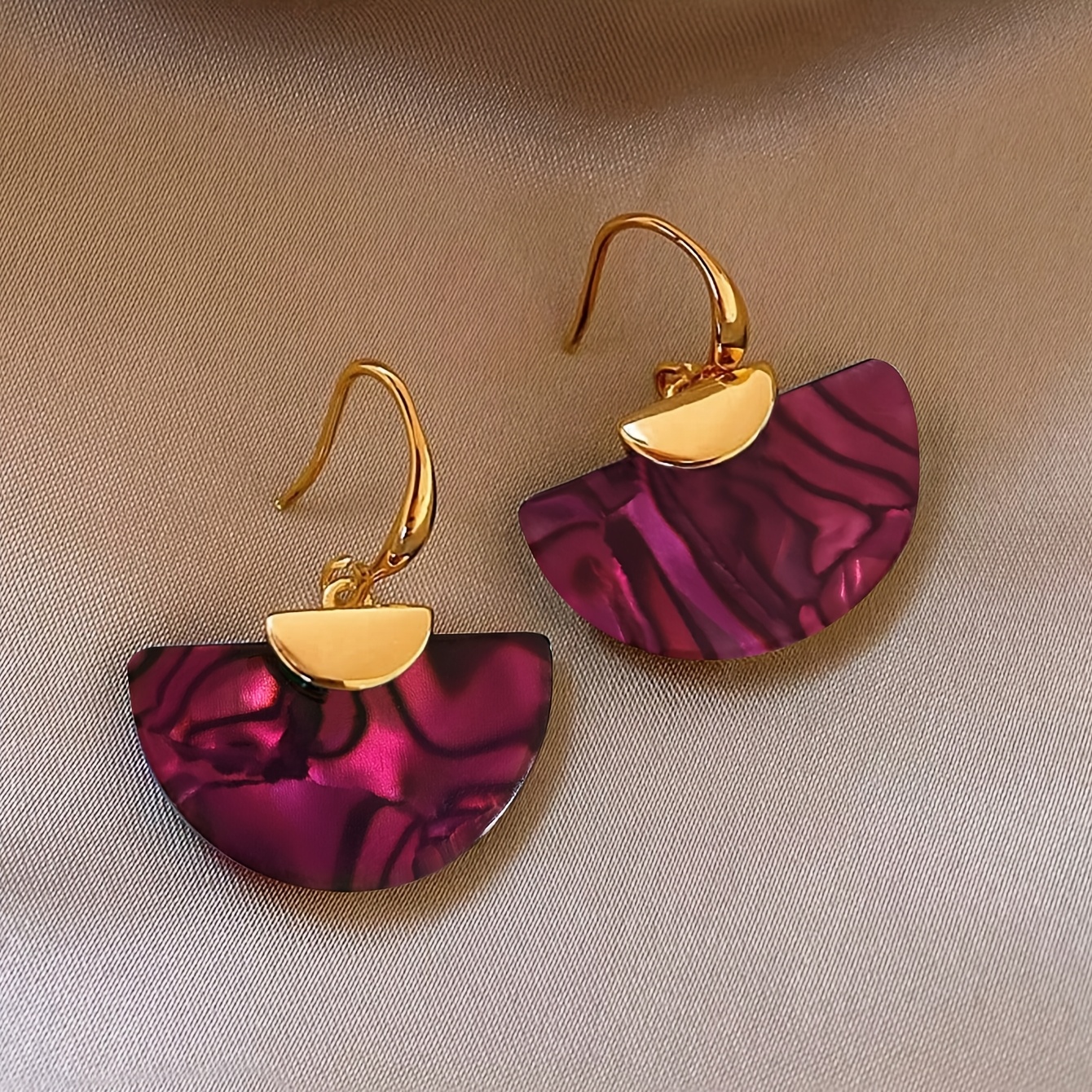TEMU 1 Paire Nouveaux Élégants Tempérament Géométrique Design d' Unique Rétro Style Mode Exagérée Boucles d'Oreilles Adaptées aux Déplacements