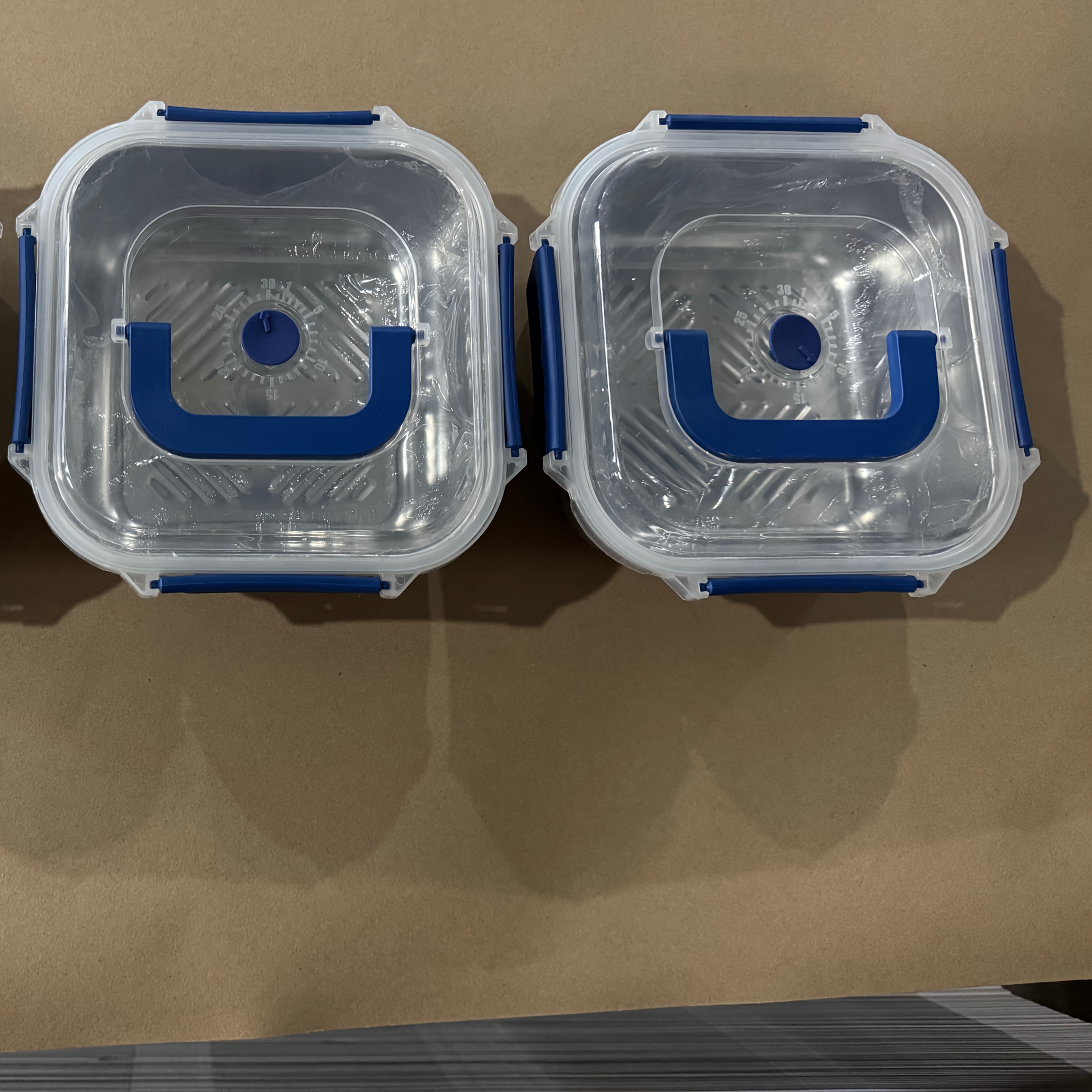 E-shop Set mit 2 extra großen Edelstahl-Lebensmittelbehältern, je 1,75 Liter (60,87 Unzen), mit blauem Deckel. Sie sind auslaufsicher, wiederverwendbar