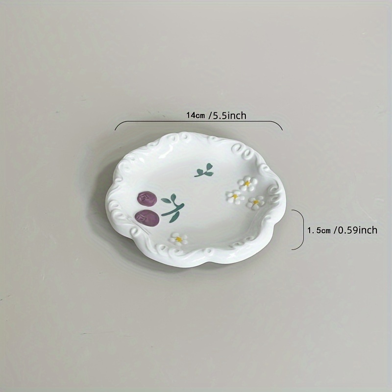 2pcs Ceramic Relief Pattern Dishes, Fresh Cute Bone-throwing Plates, Ceramic Home New High-end Table Trash Plate Desktop Exquisite Small Dish Dessert Plate