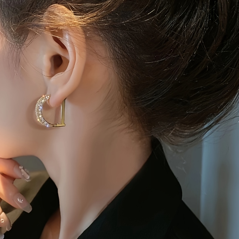Image of 1 Pair Korean Zirconia Letter D Sense Niche Design Sense Ear Clips Ear Jewelry