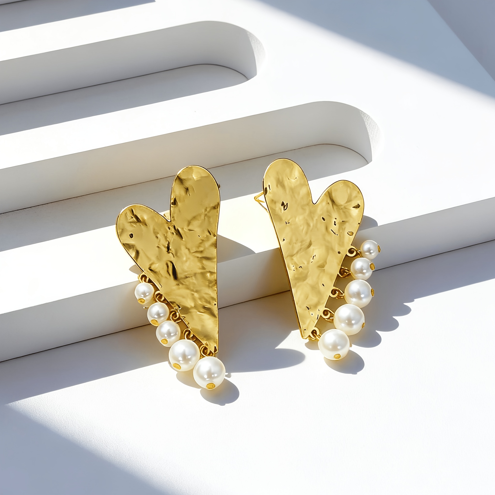 TEMU Un par de aretes metálicos martillados de , con un estilo vintage de lujo , adecuados para trayectos diarios, citas o regalos festivos. Hechos a